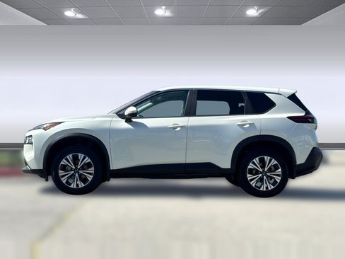 Used 2023 Nissan Rogue SV FWD image 2