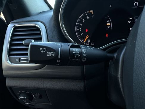 Certified 2020 Jeep Grand Cherokee Laredo image 26