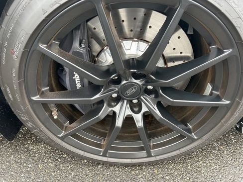 Used 2016 Ford Mustang Shelby GT350 w/ Technology Package image 9