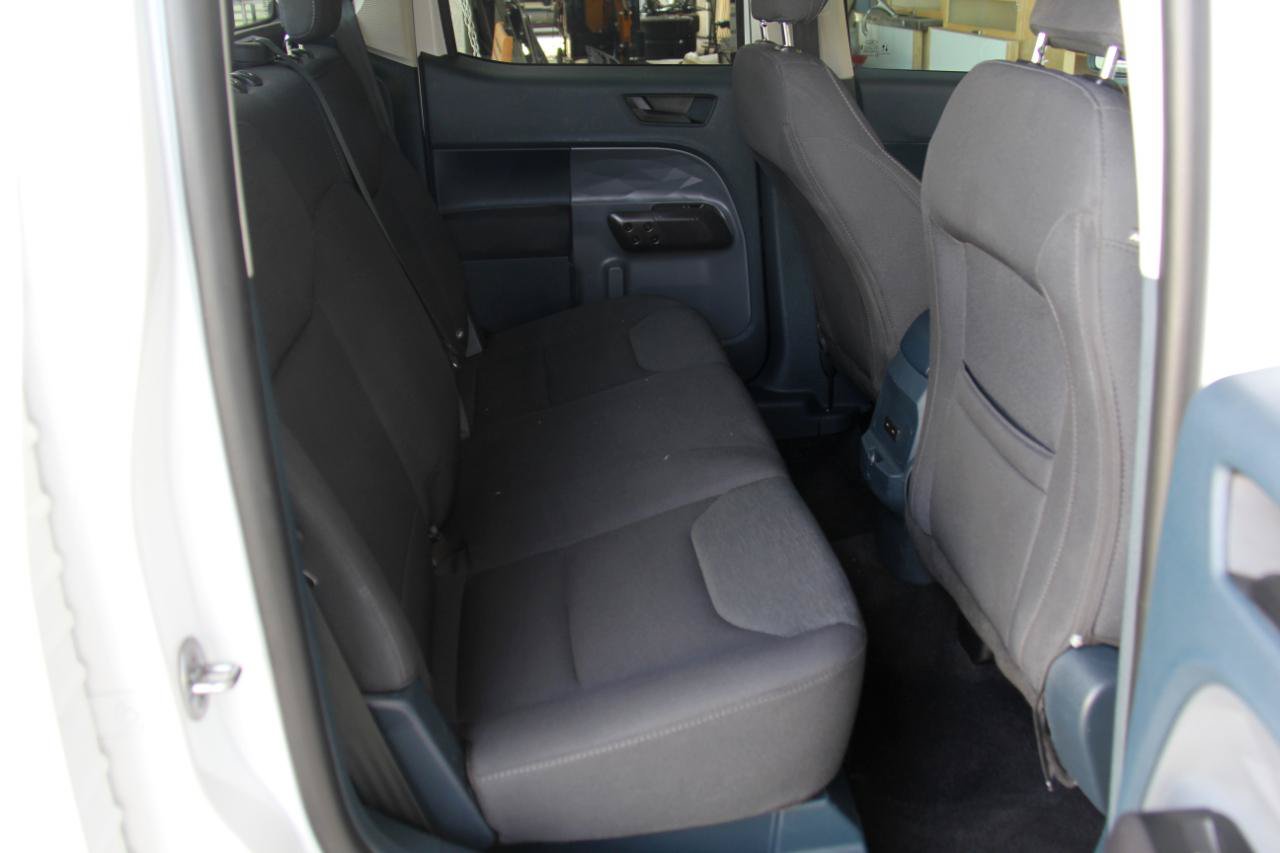 Used 2025 Ford Maverick XL w/ Equipment Group 102A AWD/4WD image 26