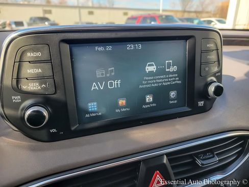 Used 2019 Hyundai Santa Fe SE image 13