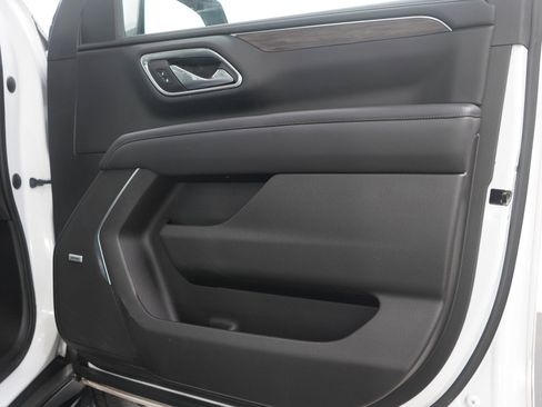Used 2021 Chevrolet Tahoe LT w/ LT Signature Package AWD/4WD image 11