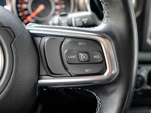 Used 2018 Jeep Wrangler Unlimited Sahara w/ Cold Weather Group AWD/4WD image 20
