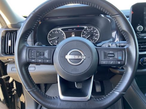 Used 2024 Nissan Pathfinder SV FWD image 39