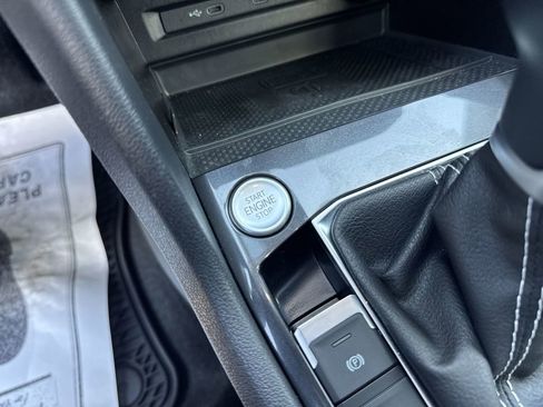 Used 2023 Volkswagen Tiguan SE w/ Panoramic Sunroof Package image 22