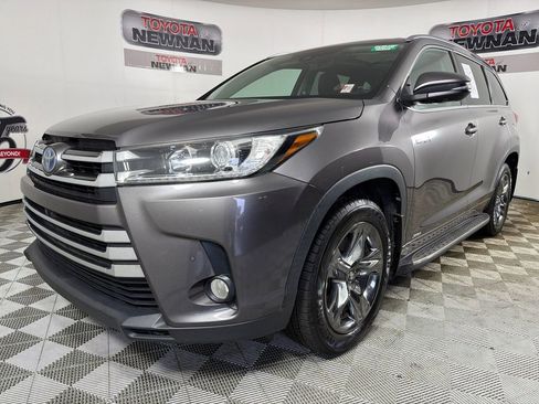 Used 2017 Toyota Highlander Limited Platinum AWD/4WD image 9