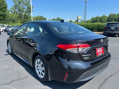 Used 2025 Toyota Corolla LE FWD image 9