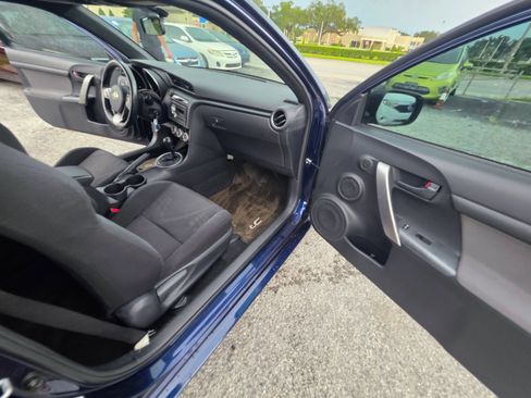 Used 2011 Scion tC FWD image 14