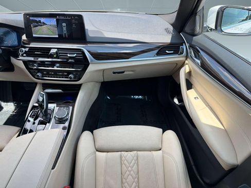Used 2023 BMW 530i w/ Premium Package RWD image 30