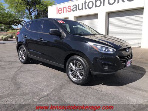 Used 2015 Hyundai Tucson GLS w/ Option Group 02 FWD image 2