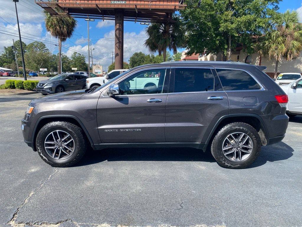 Used 2019 Jeep Grand Cherokee Limited AWD/4WD image 3