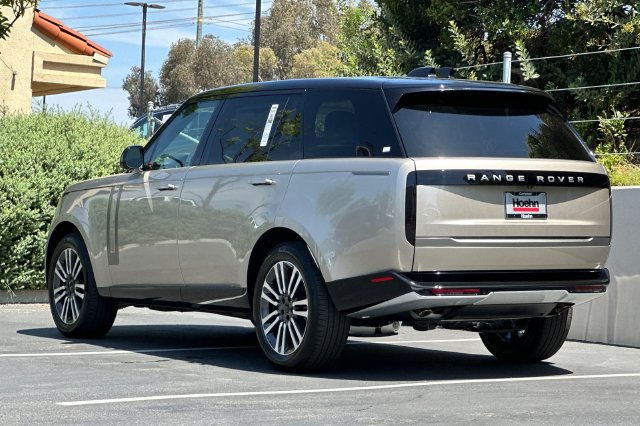 New 2026 Land Rover Range Rover Long Wheelbase SE AWD/4WD image 3