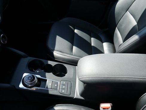 Used 2020 Ford Escape Titanium w/ Titanium Premium Package 2.0 image 25