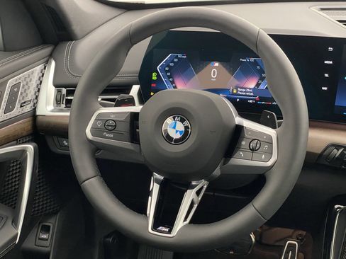 Used 2025 BMW X1 xDrive28i w/ M Sport Package AWD/4WD image 16