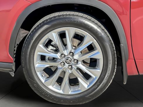 Used 2023 Toyota Highlander Limited image 25