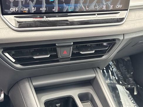 New 2026 Volkswagen Tiguan SE R-Line FWD image 22