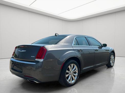 Used 2021 Chrysler 300 Touring L AWD/4WD image 5