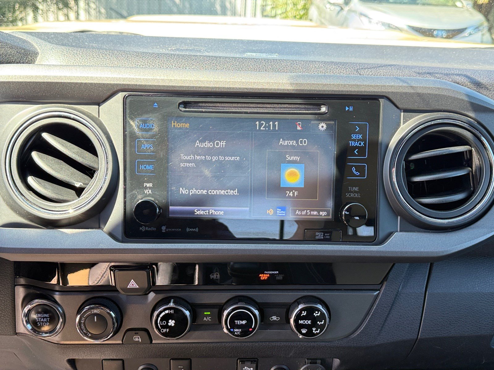 Used 2017 Toyota Tacoma TRD Sport AWD/4WD image 26