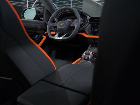 Used 2025 Lamborghini Urus SE image 55