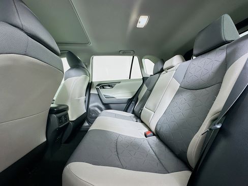 Used 2025 Toyota RAV4 XLE w/ Convenience Package FWD image 28