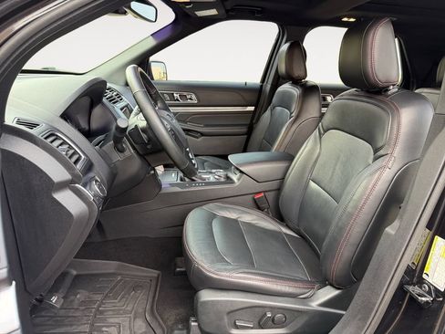 Used 2019 Ford Explorer Sport w/ Ford Safe & Smart Package AWD/4WD image 14