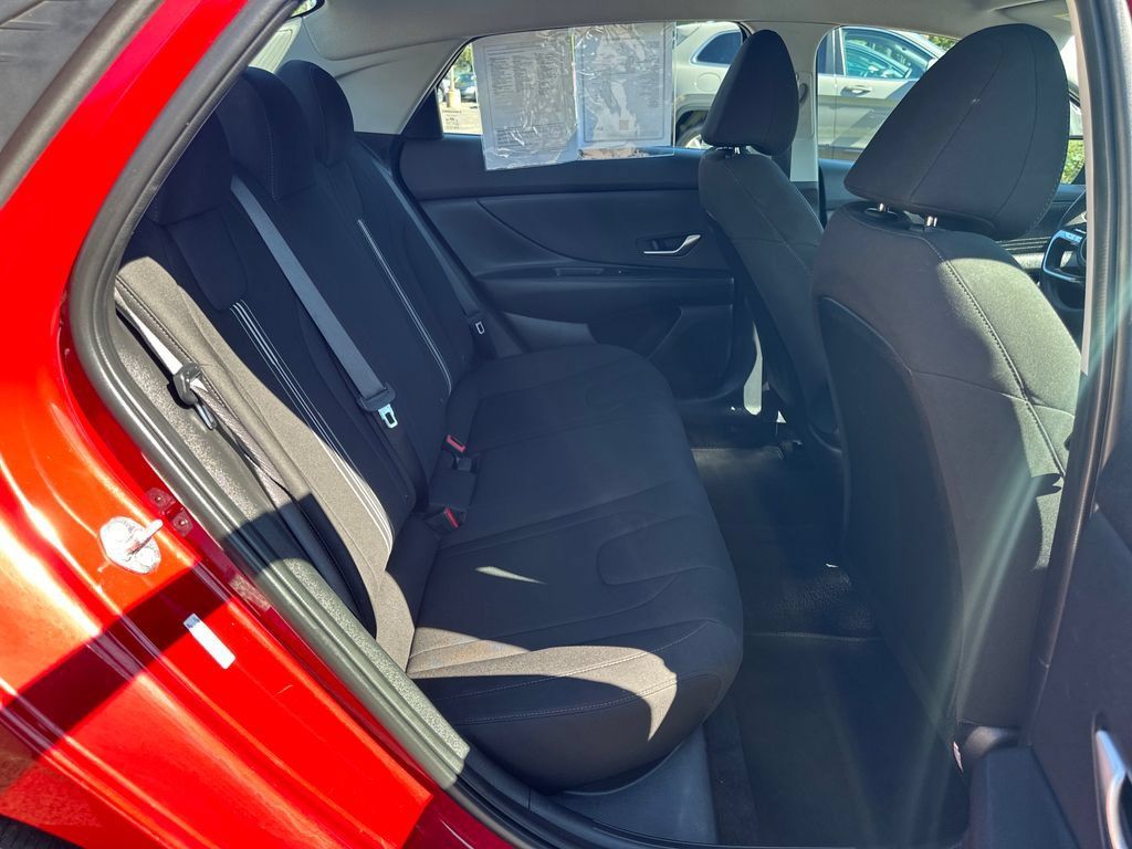 Used 2022 Hyundai Elantra SEL FWD image 23