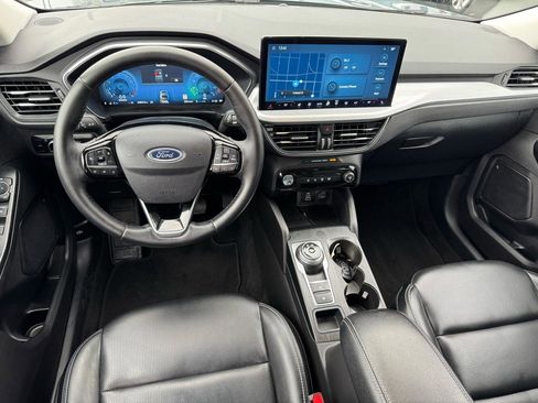 Used 2025 Ford Escape Platinum image 10