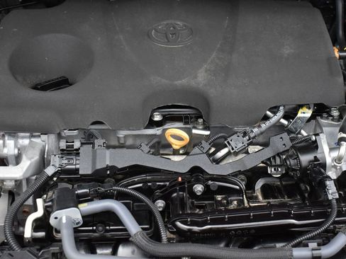 Used 2023 Toyota Sienna Platinum image 29