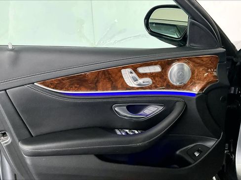 Used 2017 Mercedes-Benz E 300 4MATIC image 20