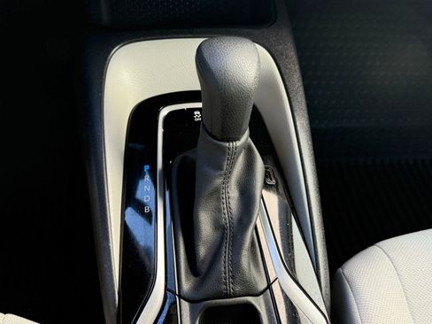 Certified 2022 Toyota Corolla L image 17