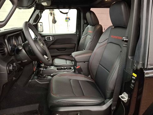 Used 2025 Jeep Wrangler Rubicon w/ Xtreme 35 Tire Package image 10