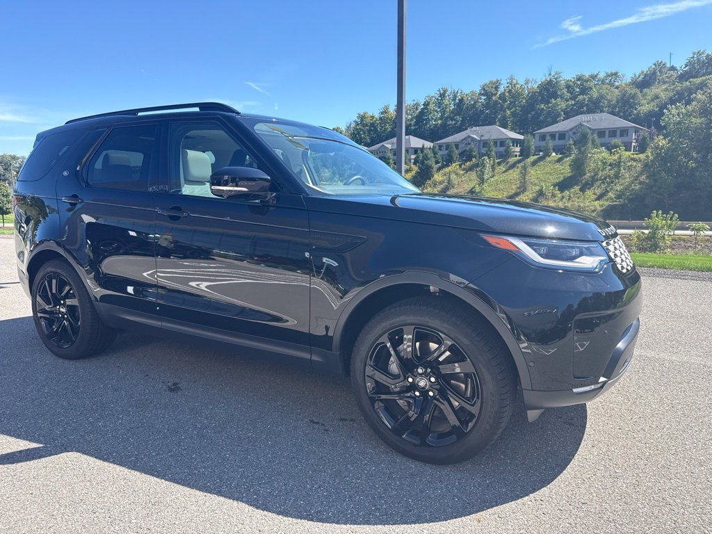 Certified 2025 Land Rover Discovery S AWD/4WD image 3