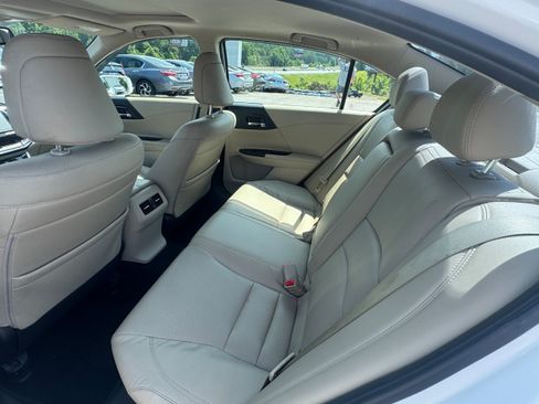 Used 2016 Honda Accord EX-L image 9