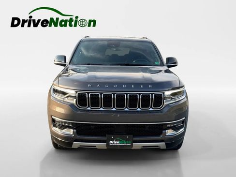 Used 2025 Jeep Wagoneer L Series II w/ 8-pass Seating Package AWD/4WD image 2