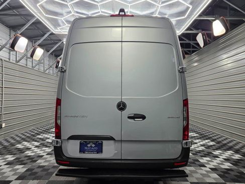 Used 2019 Mercedes-Benz Sprinter 2500 image 5