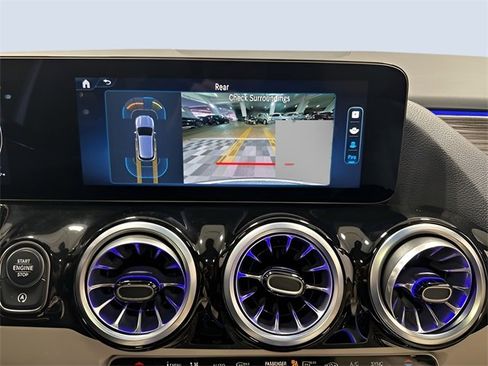 Used 2025 Mercedes-Benz GLA 250 4MATIC image 23