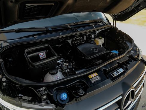 Used 2023 Mercedes-Benz Sprinter 2500 image 96