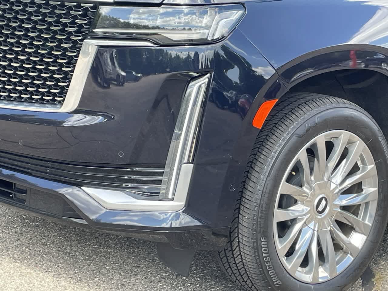 Used 2021 Cadillac Escalade ESV Premium Luxury AWD/4WD image 42
