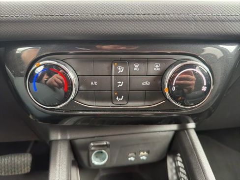 Used 2025 Chevrolet TrailBlazer LT AWD/4WD image 21