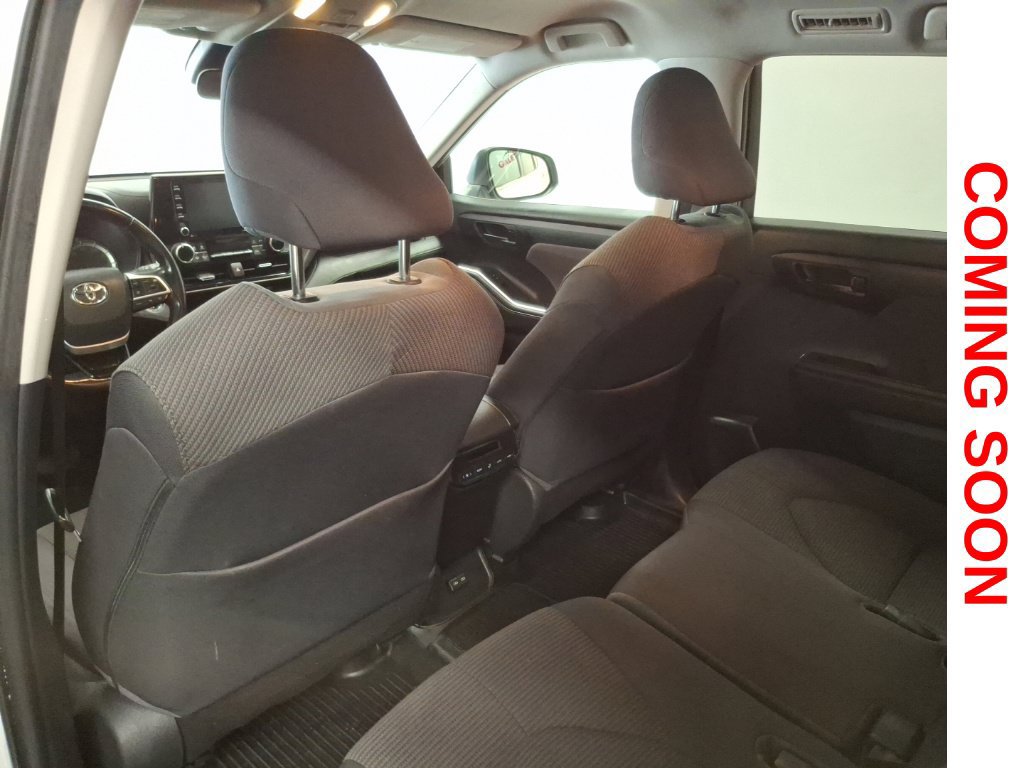 Used 2022 Toyota Highlander LE AWD/4WD image 16