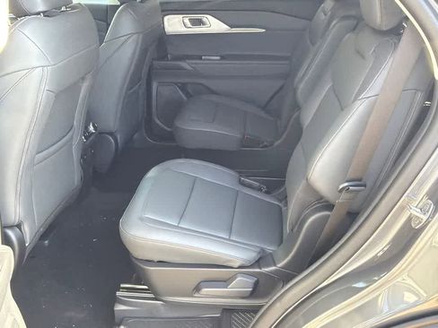 New 2026 Ford Explorer Active w/ Active Comfort Package image 18