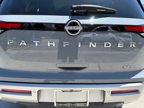 Certified 2024 Nissan Pathfinder SL FWD image 9