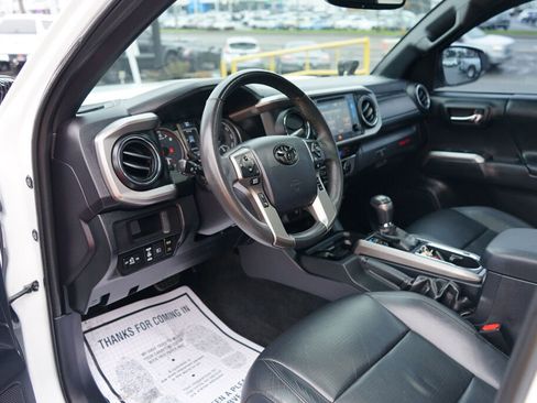 Used 2019 Toyota Tacoma Limited image 13
