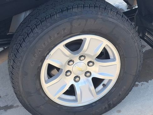 Used 2018 Chevrolet Silverado 1500 LT w/ All Star Edition RWD image 11