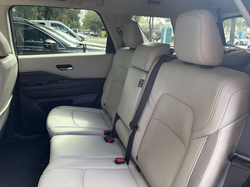 Used 2026 Nissan Pathfinder SL FWD image 40