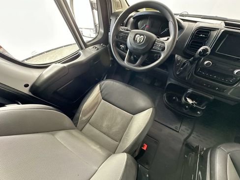 Used 2025 RAM ProMaster 2500 w/ Convenience Group FWD image 9