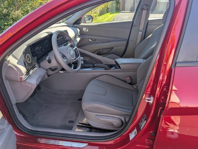 Certified 2024 Hyundai Elantra SEL FWD image 11