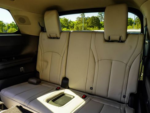 Certified 2026 INFINITI QX60 Luxe w/ Family Package FWD image 40