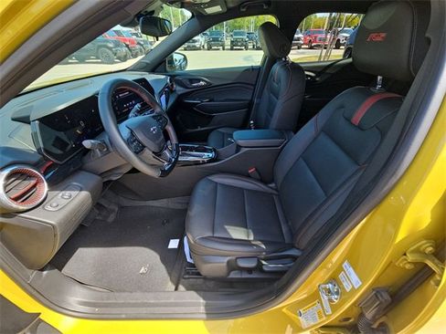 Used 2025 Chevrolet Trax RS w/ Driver Confidence Package image 18