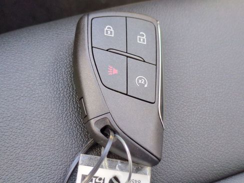 New 2025 GMC Canyon Elevation w/ Convenience Package image 37